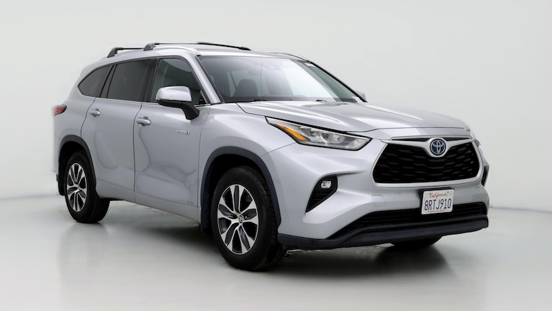 2020 Toyota Highlander XLE Hero Image