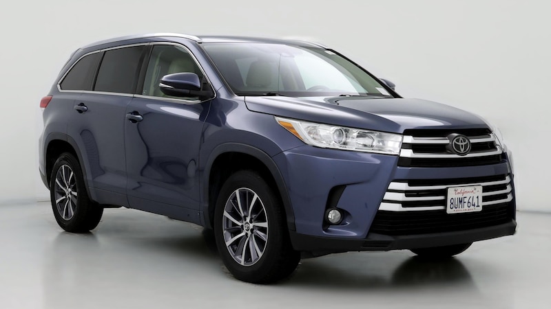 2017 Toyota Highlander XLE Hero Image