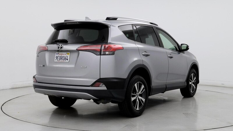 2018 Toyota RAV4 XLE 8