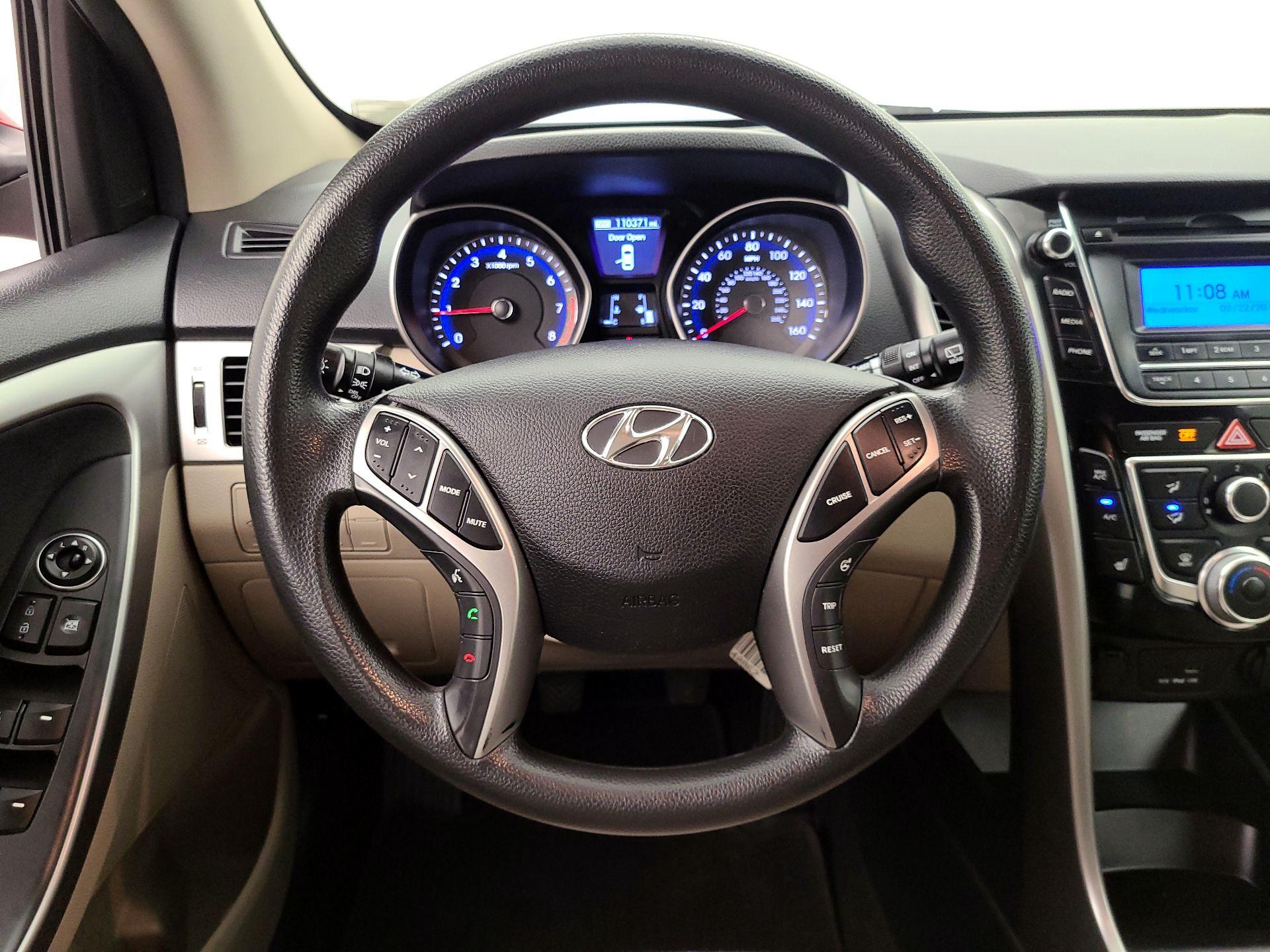 Thumbnail: 2013 Hyundai Elantra - 10