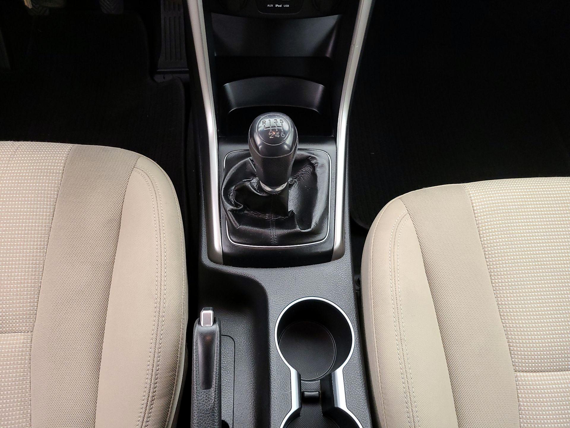 Thumbnail: 2013 Hyundai Elantra - 16