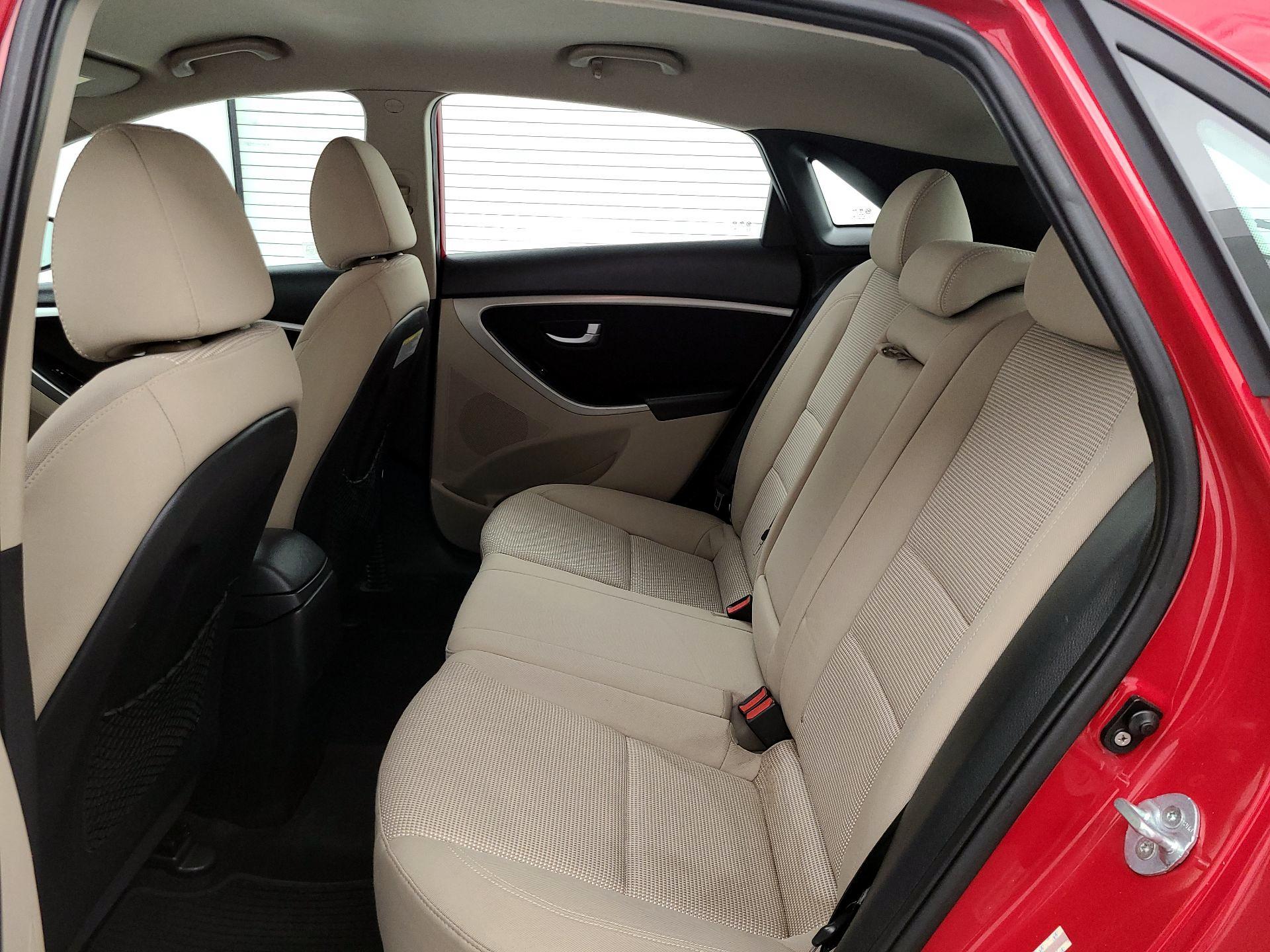 Thumbnail: 2013 Hyundai Elantra - 17