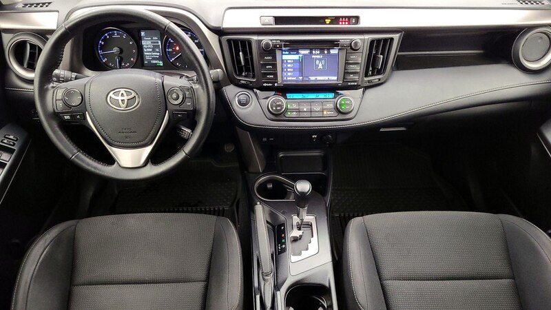 2017 Toyota RAV4 XLE 9