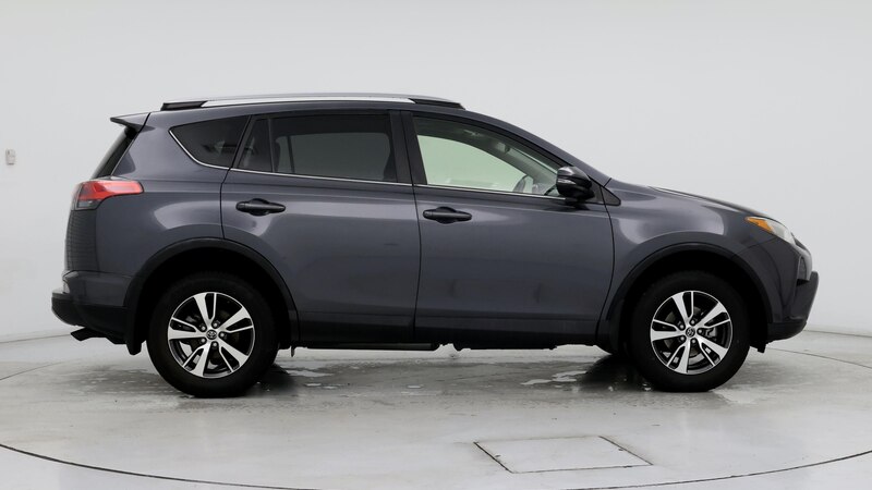 2017 Toyota RAV4 XLE 7