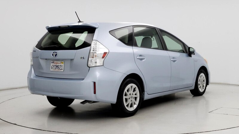 2013 Toyota Prius v Three 8