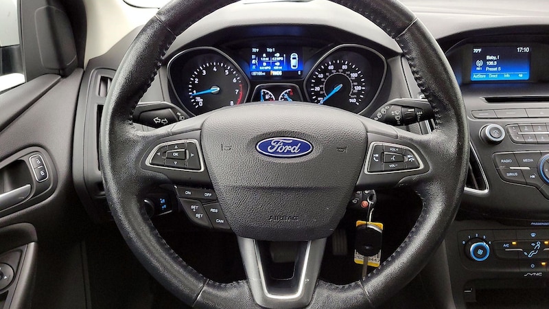 2015 Ford Focus SE 10