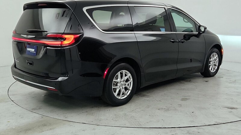 2023 Chrysler Pacifica Touring L 5