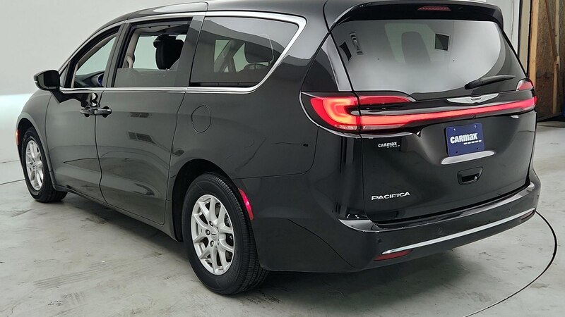 2023 Chrysler Pacifica Touring L 7