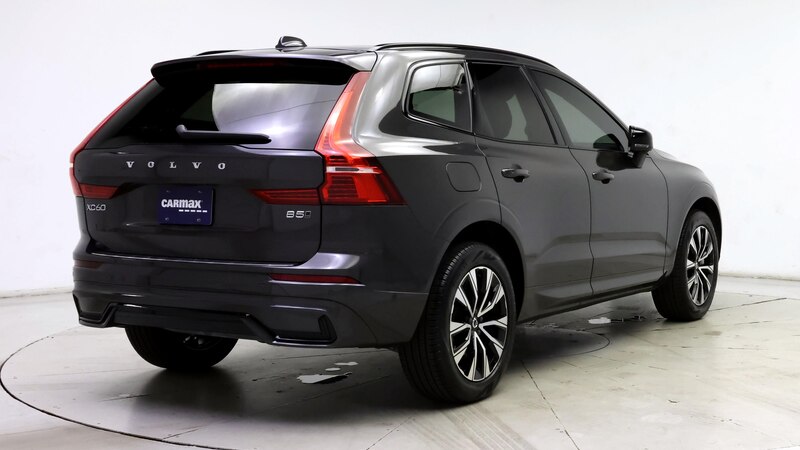 2024 Volvo XC60 B5 Plus 8