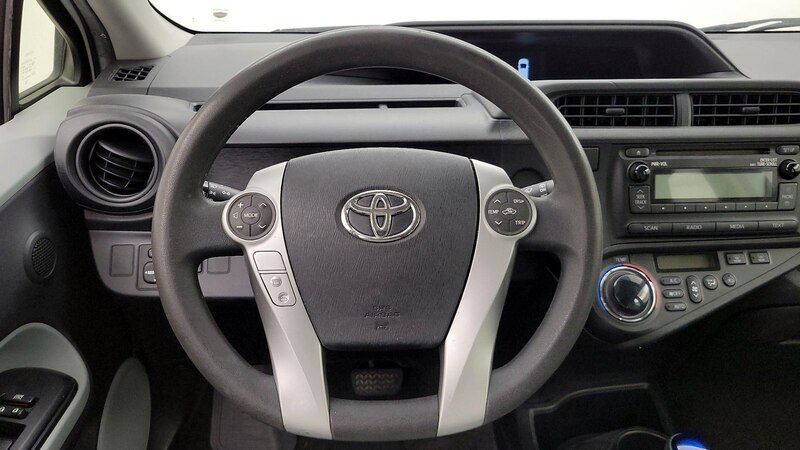 2013 Toyota Prius c One 10