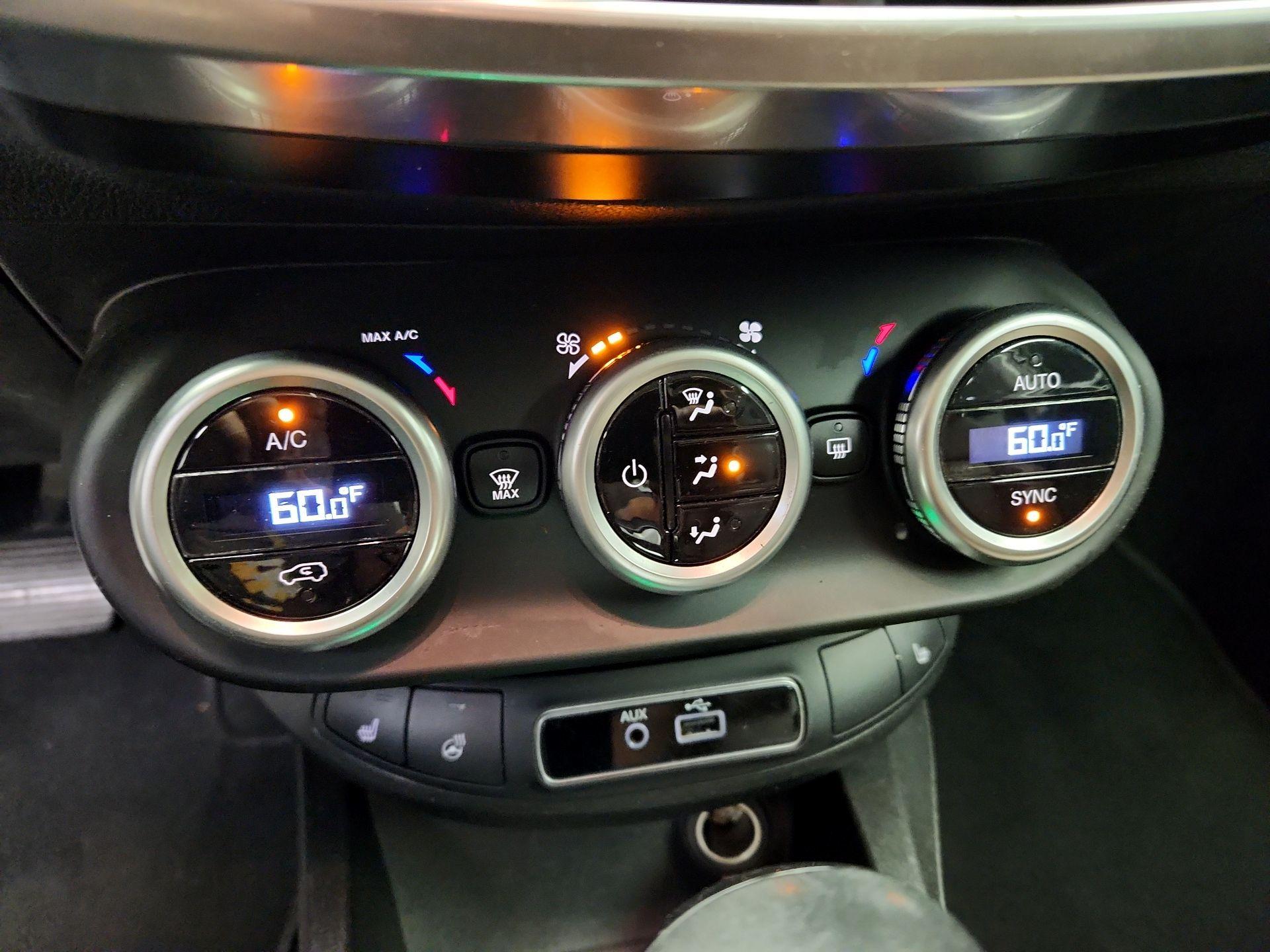 Thumbnail: 2016 Fiat 500X - 17