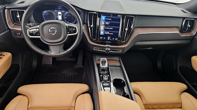 2021 Volvo XC60 Recharge Core 9