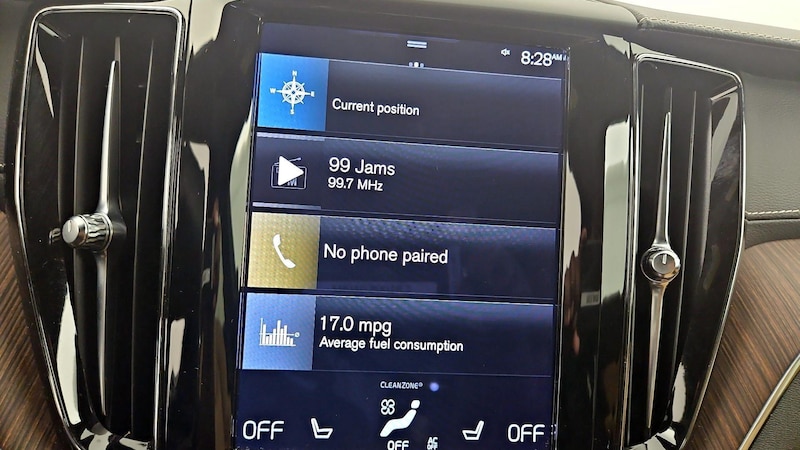 2021 Volvo XC60 Recharge Core 16