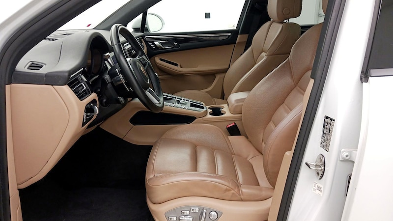 2020 Porsche Macan S 11