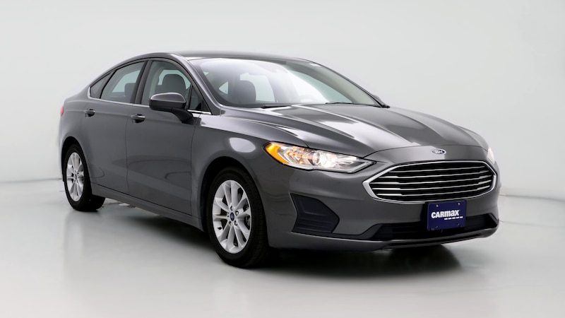 2020 Ford Fusion SE Hero Image