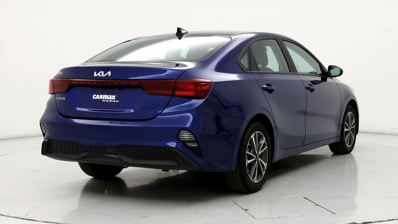 2023 Kia Forte LXS 8