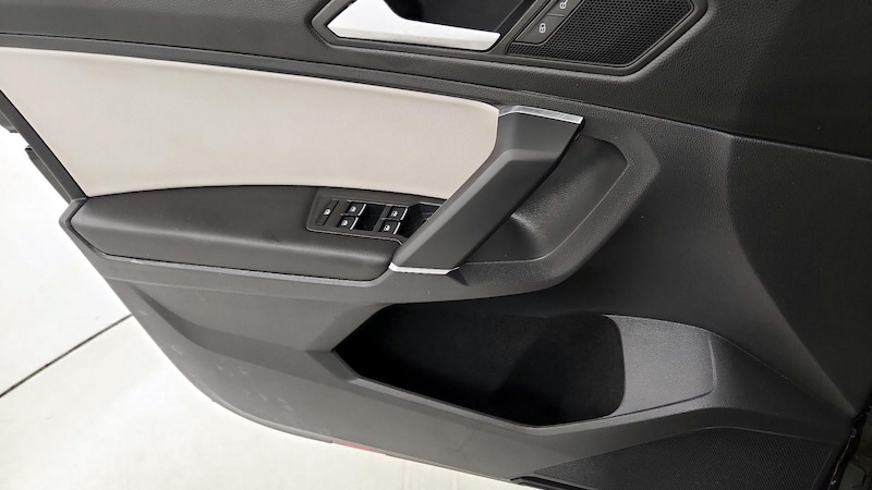 2020 Volkswagen Tiguan SE 12
