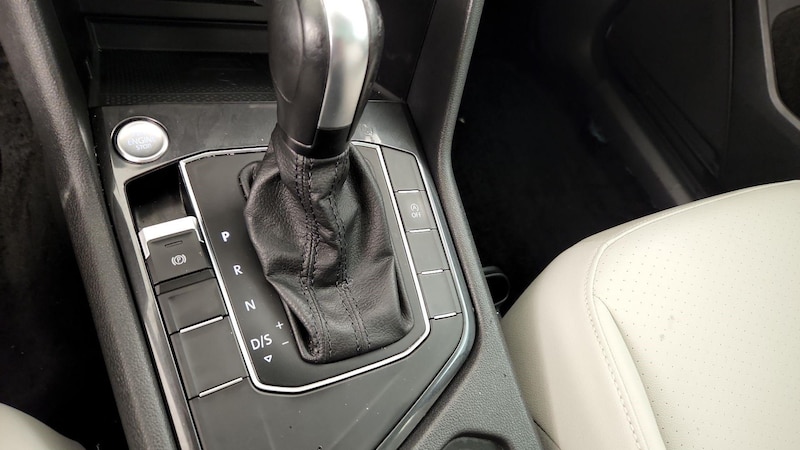 2020 Volkswagen Tiguan SE 17