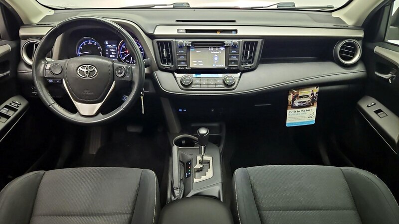 2016 Toyota RAV4 XLE 9