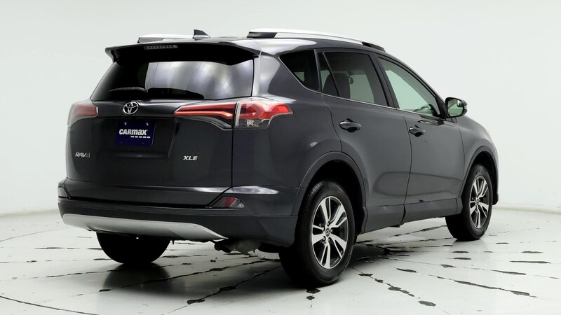 2016 Toyota RAV4 XLE 8