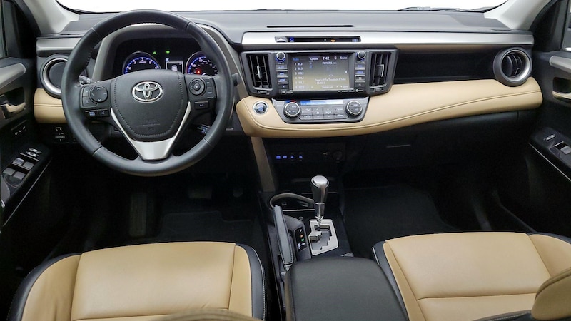 2016 Toyota RAV4 Limited 9