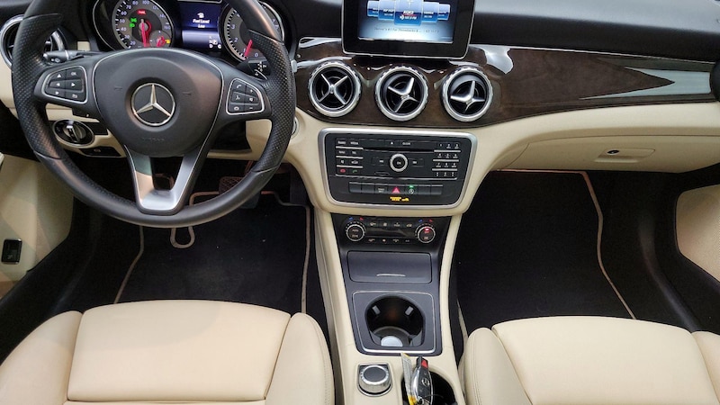 2016 Mercedes-Benz GLA 250 9