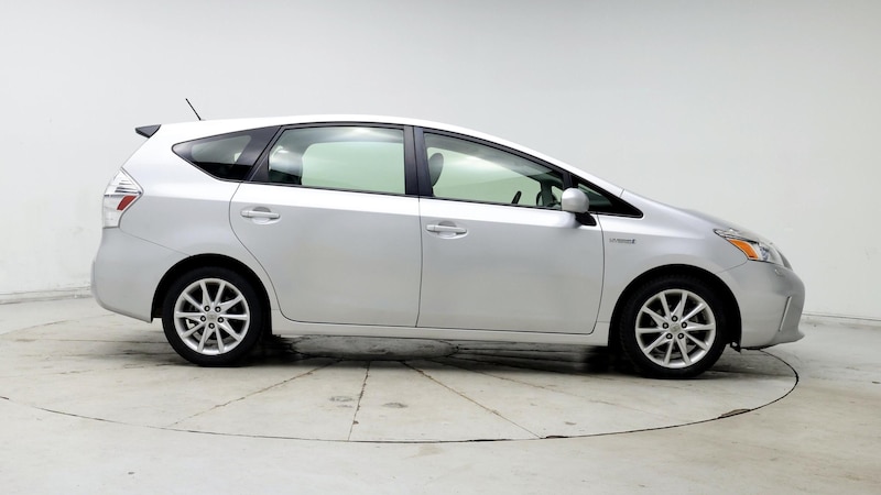 2013 Toyota Prius v Five 7