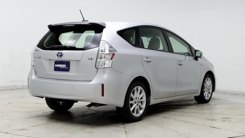 2013 Toyota Prius v Five 8