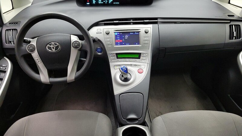 2015 Toyota Prius Two 8