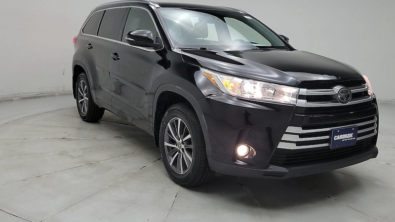 2017 Toyota Highlander XLE Hero Image