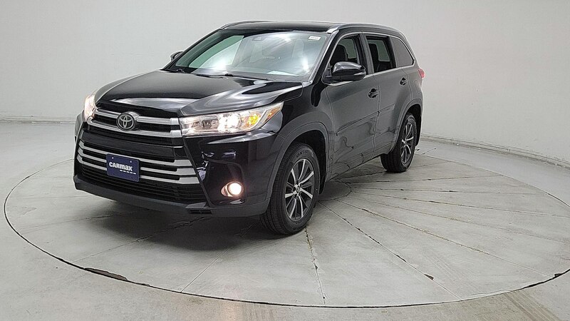 2017 Toyota Highlander XLE 3