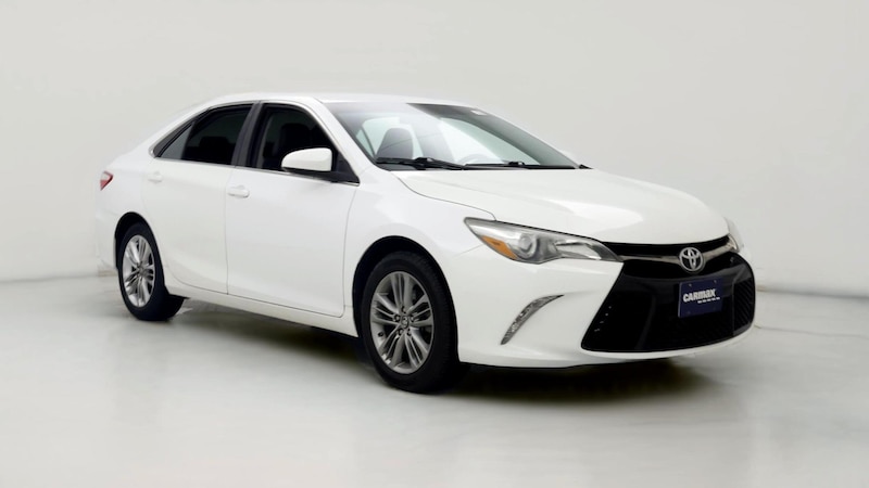 2016 Toyota Camry SE Hero Image