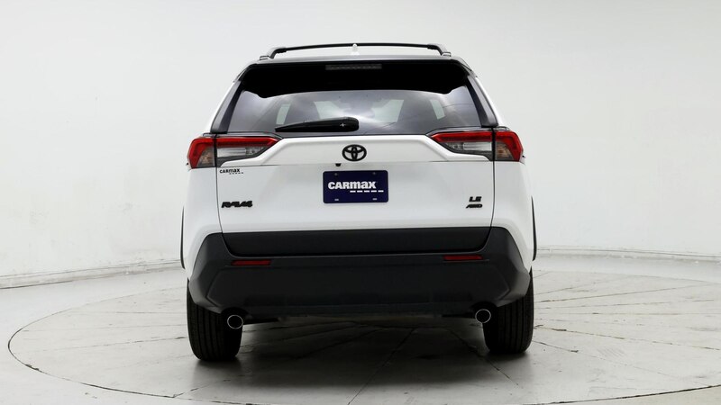 2020 Toyota RAV4 LE 6