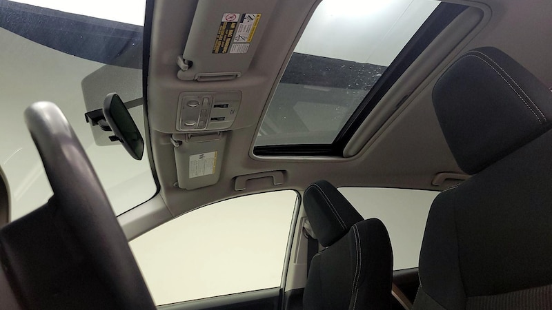 2014 Toyota RAV4 XLE 19