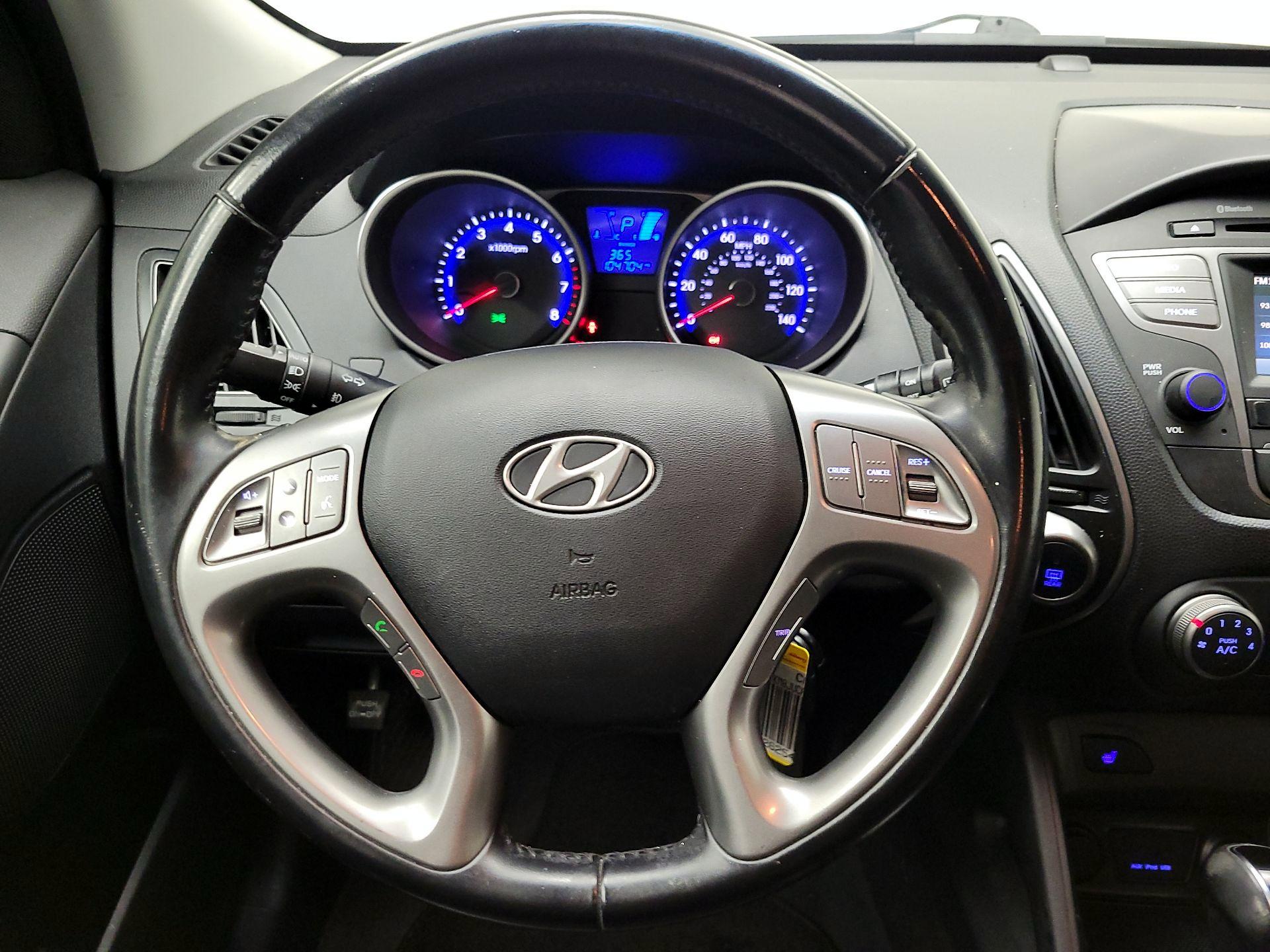 Thumbnail: 2015 Hyundai Tucson - 10