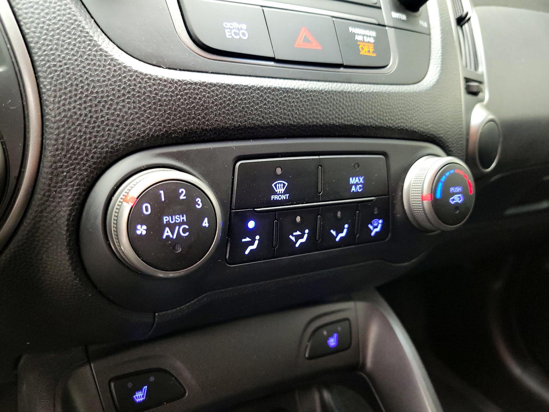 Thumbnail: 2015 Hyundai Tucson - 16