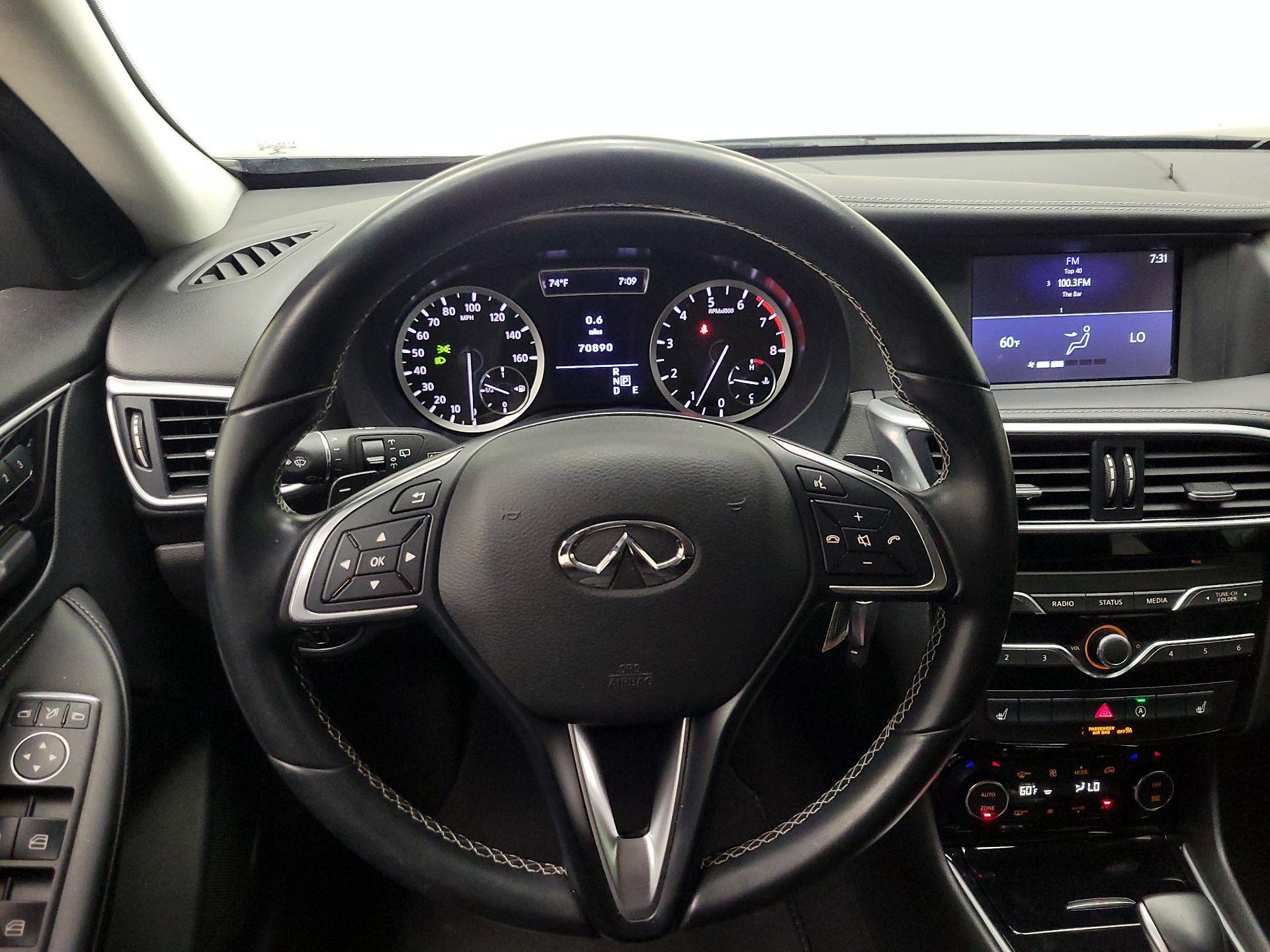 Thumbnail: 2018 INFINITI QX30 - 10