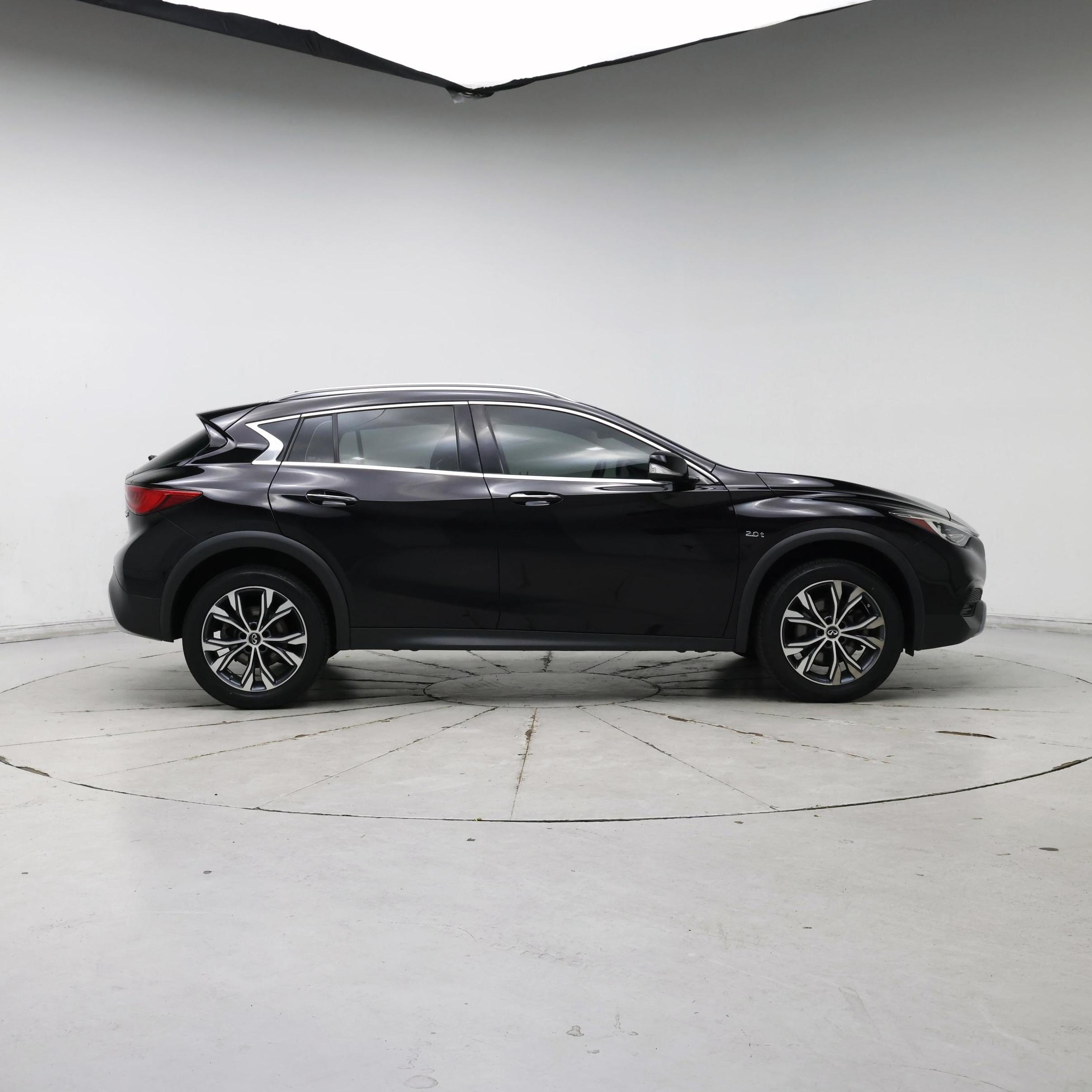 Thumbnail: 2018 INFINITI QX30 - 7