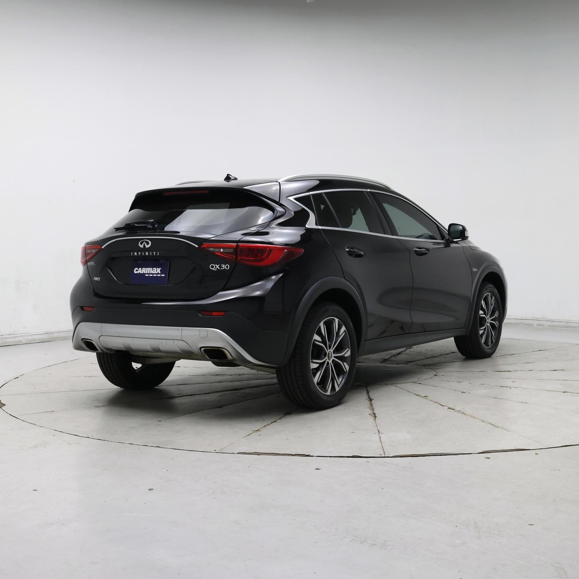 Thumbnail: 2018 INFINITI QX30 - 8