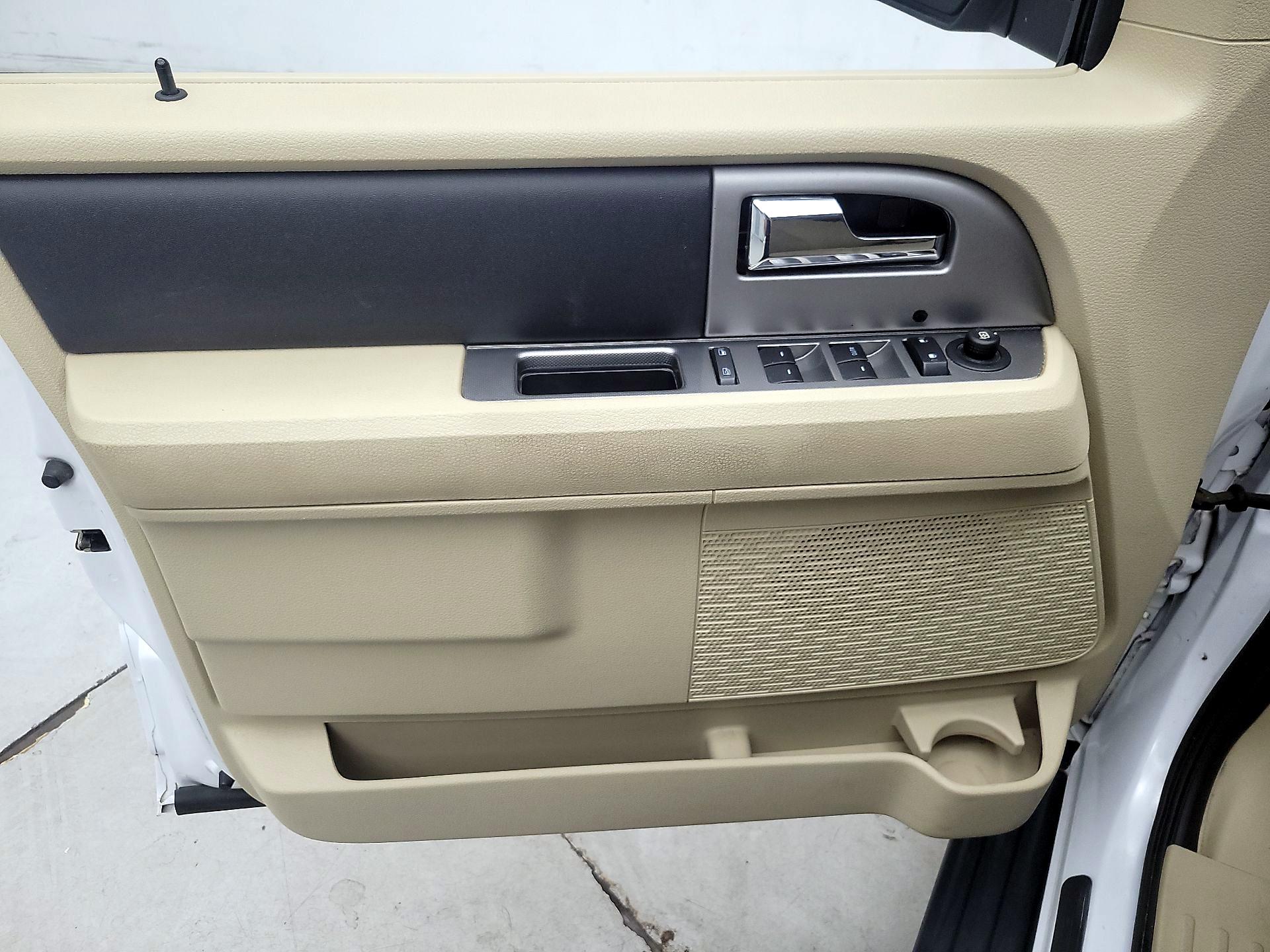 Thumbnail: 2016 Ford Expedition - 12