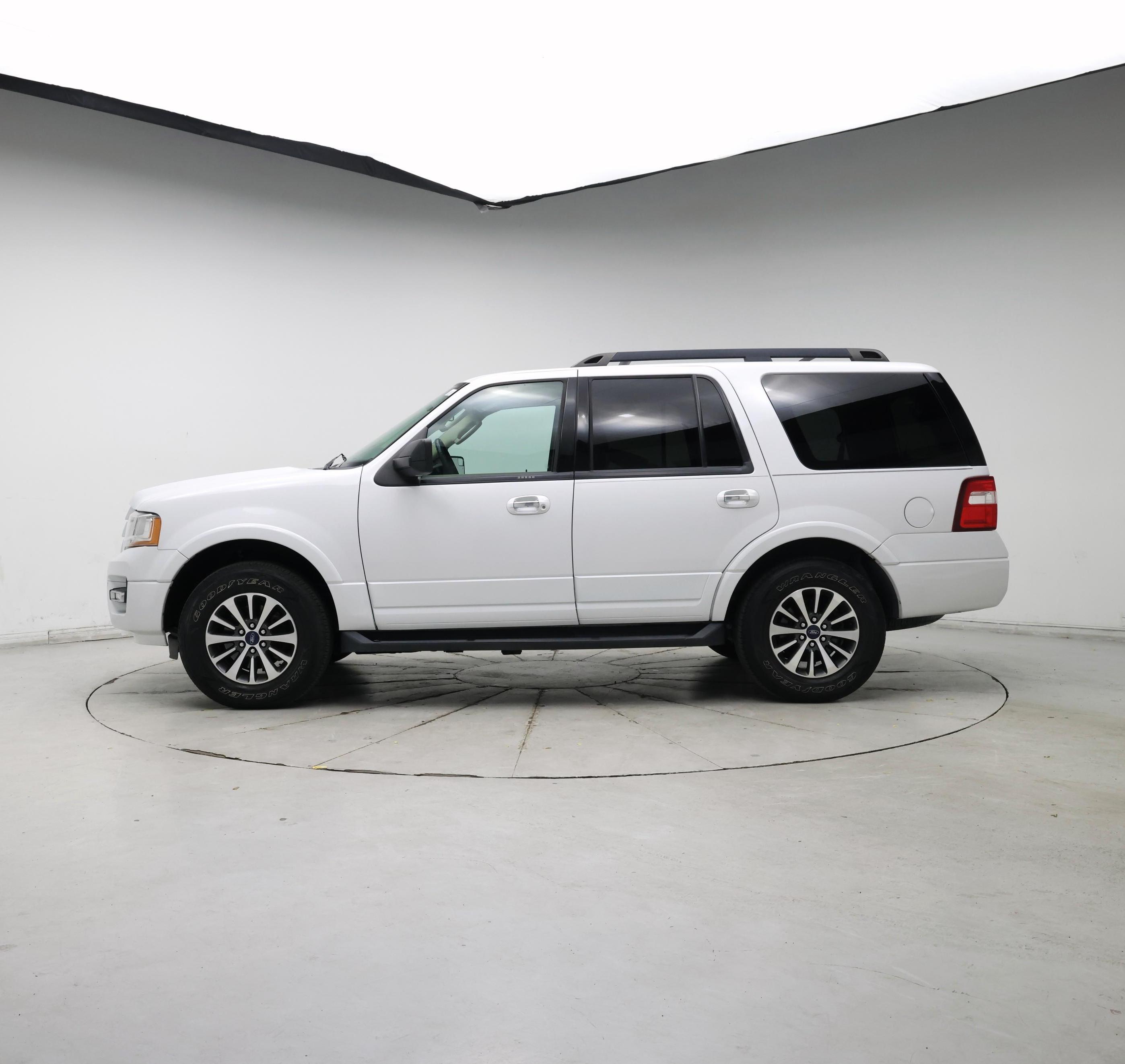 Thumbnail: 2016 Ford Expedition - 3