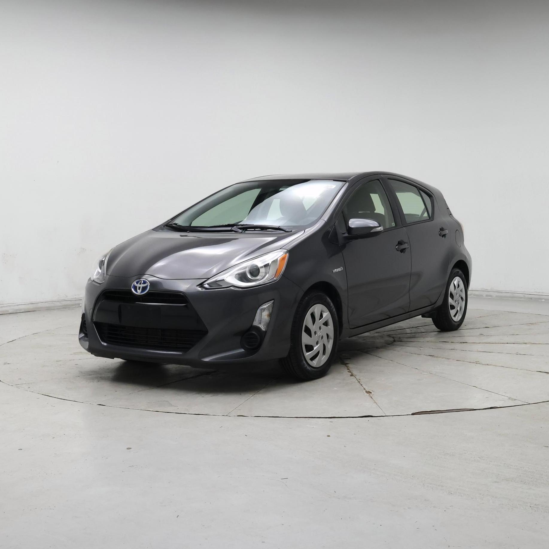 Thumbnail: 2015 Toyota Prius c - 4