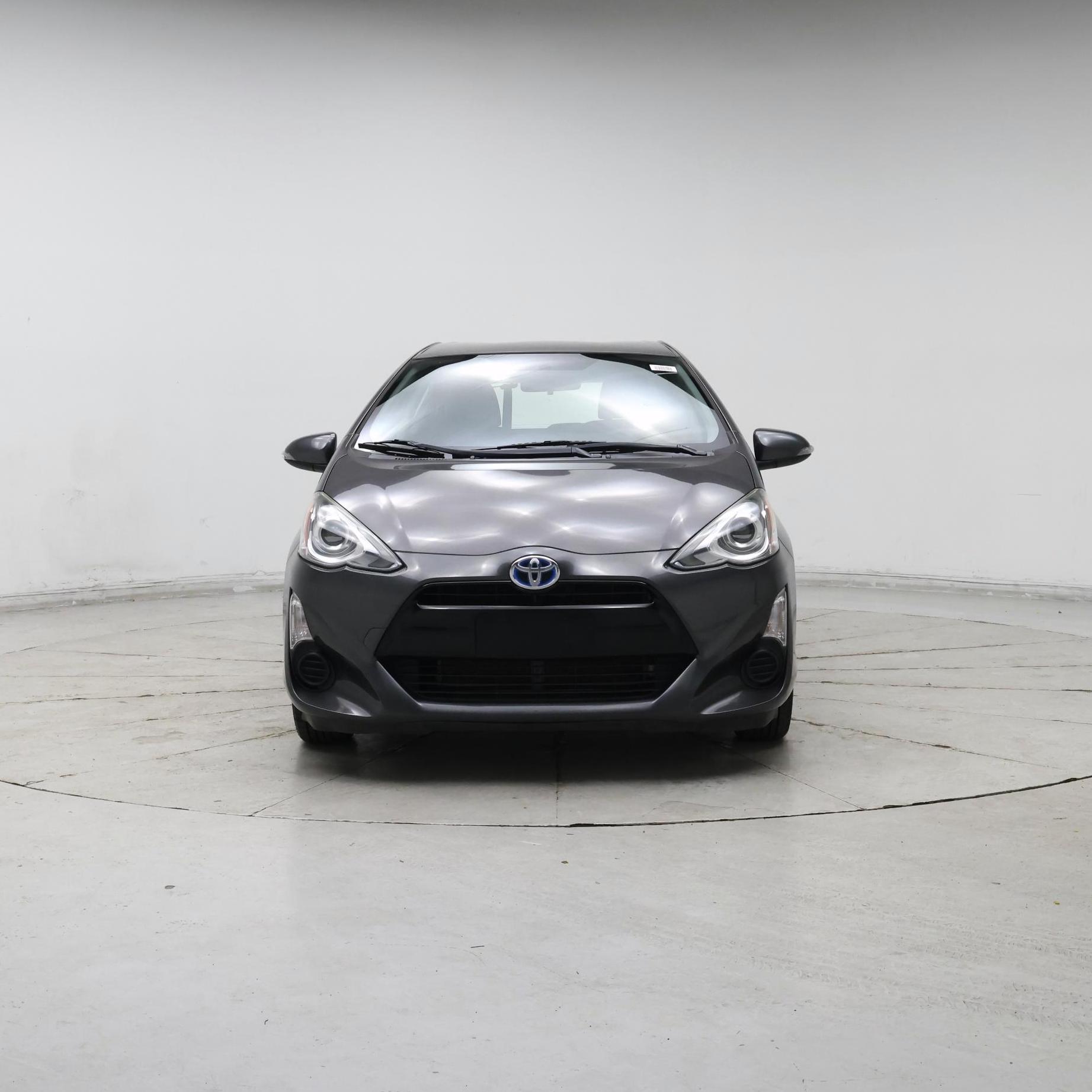 Thumbnail: 2015 Toyota Prius c - 5