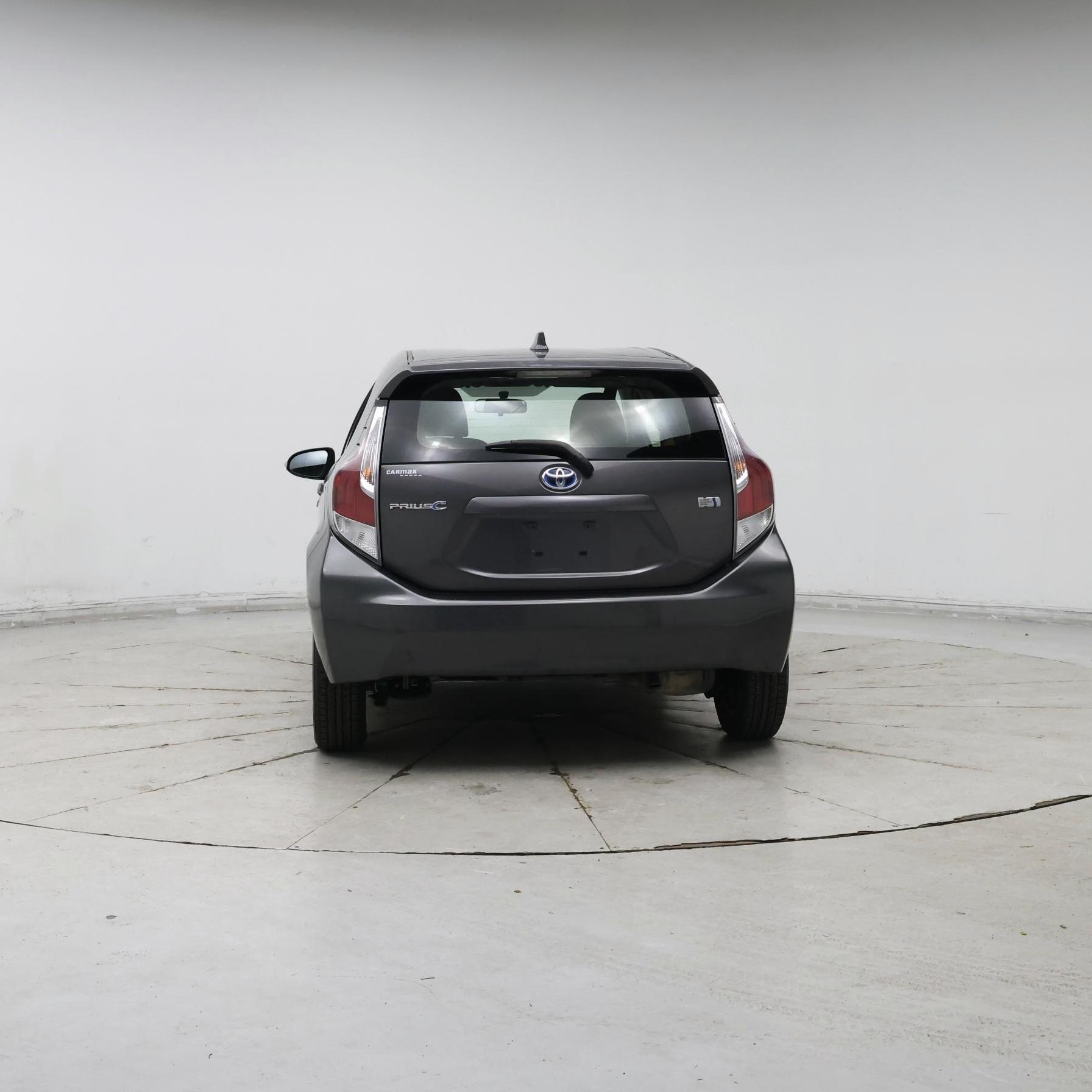 Thumbnail: 2015 Toyota Prius c - 6