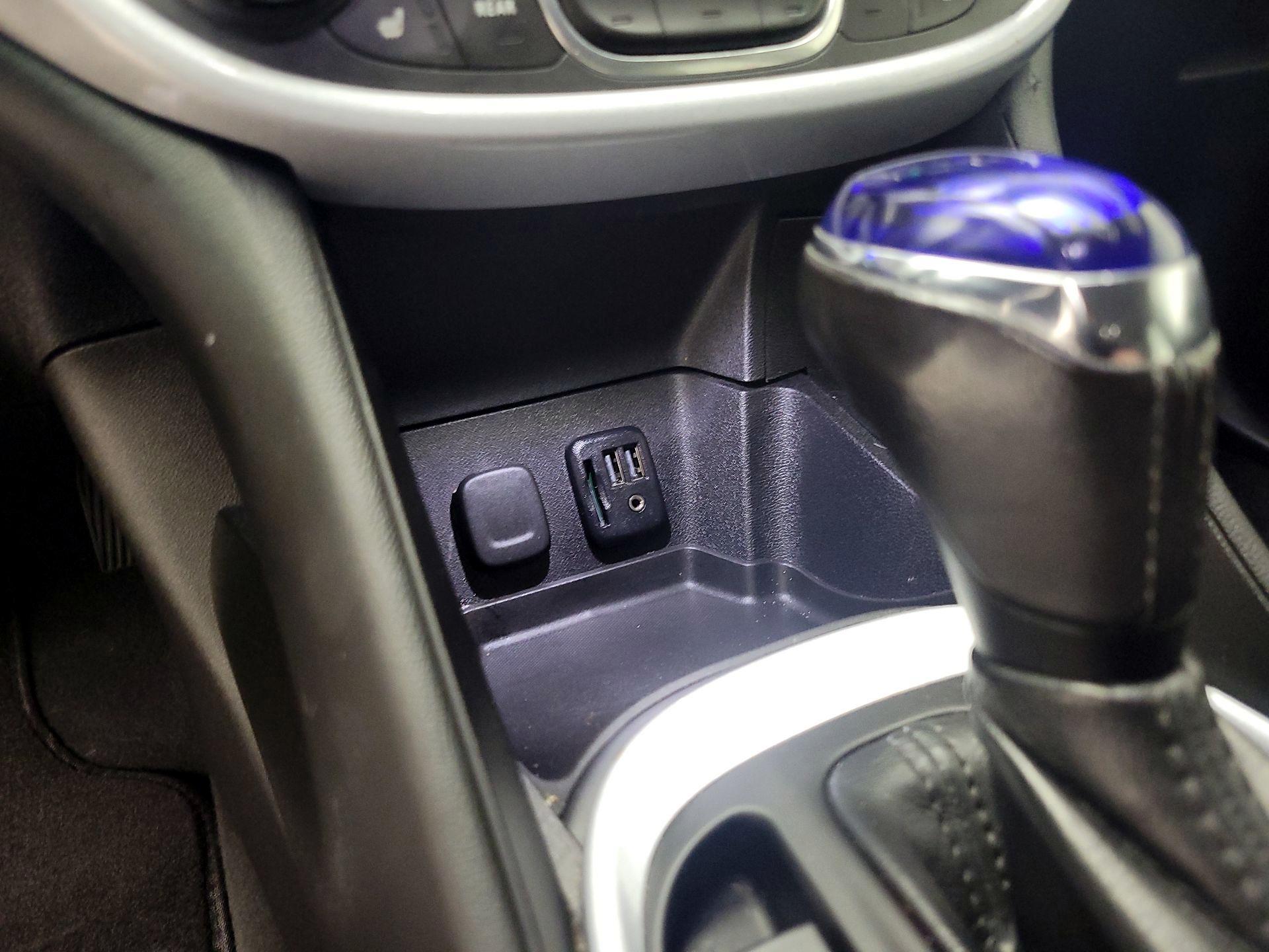 Thumbnail: 2019 Chevrolet Volt - 19