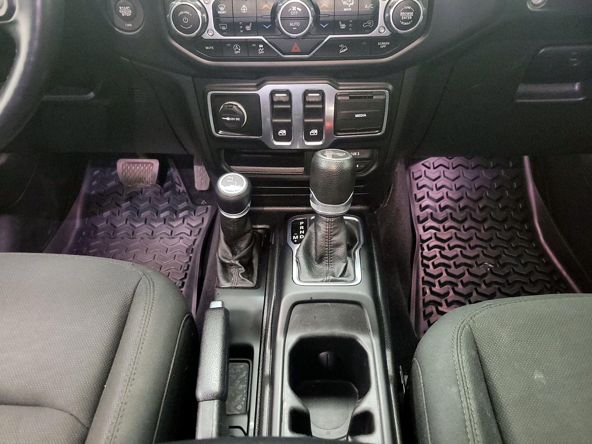 Thumbnail: 2020 Jeep Wrangler - 17