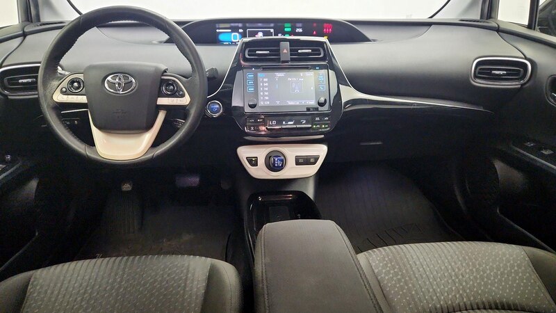 2017 Toyota Prius Three 9