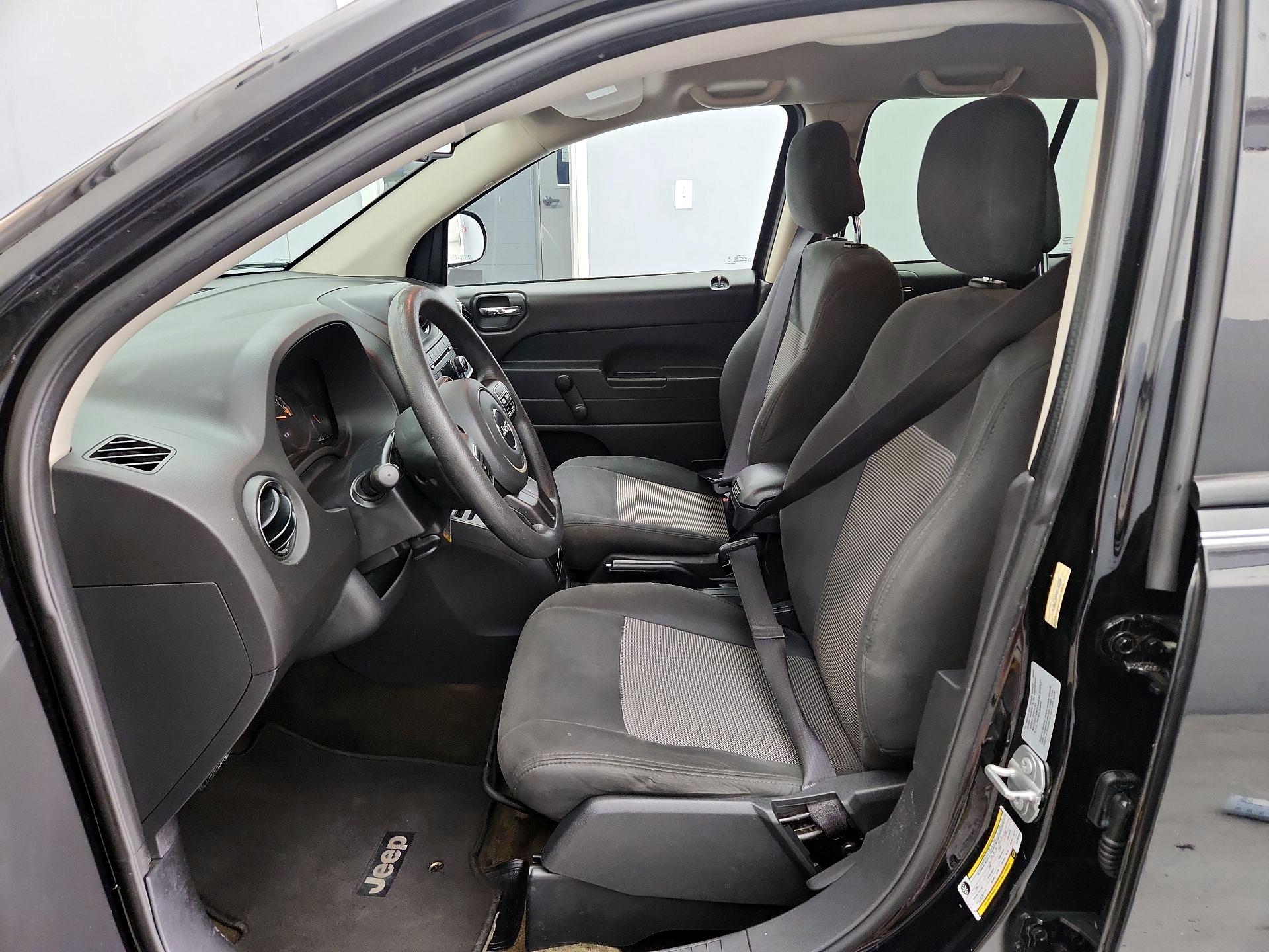 Thumbnail: 2016 Jeep Compass - 11