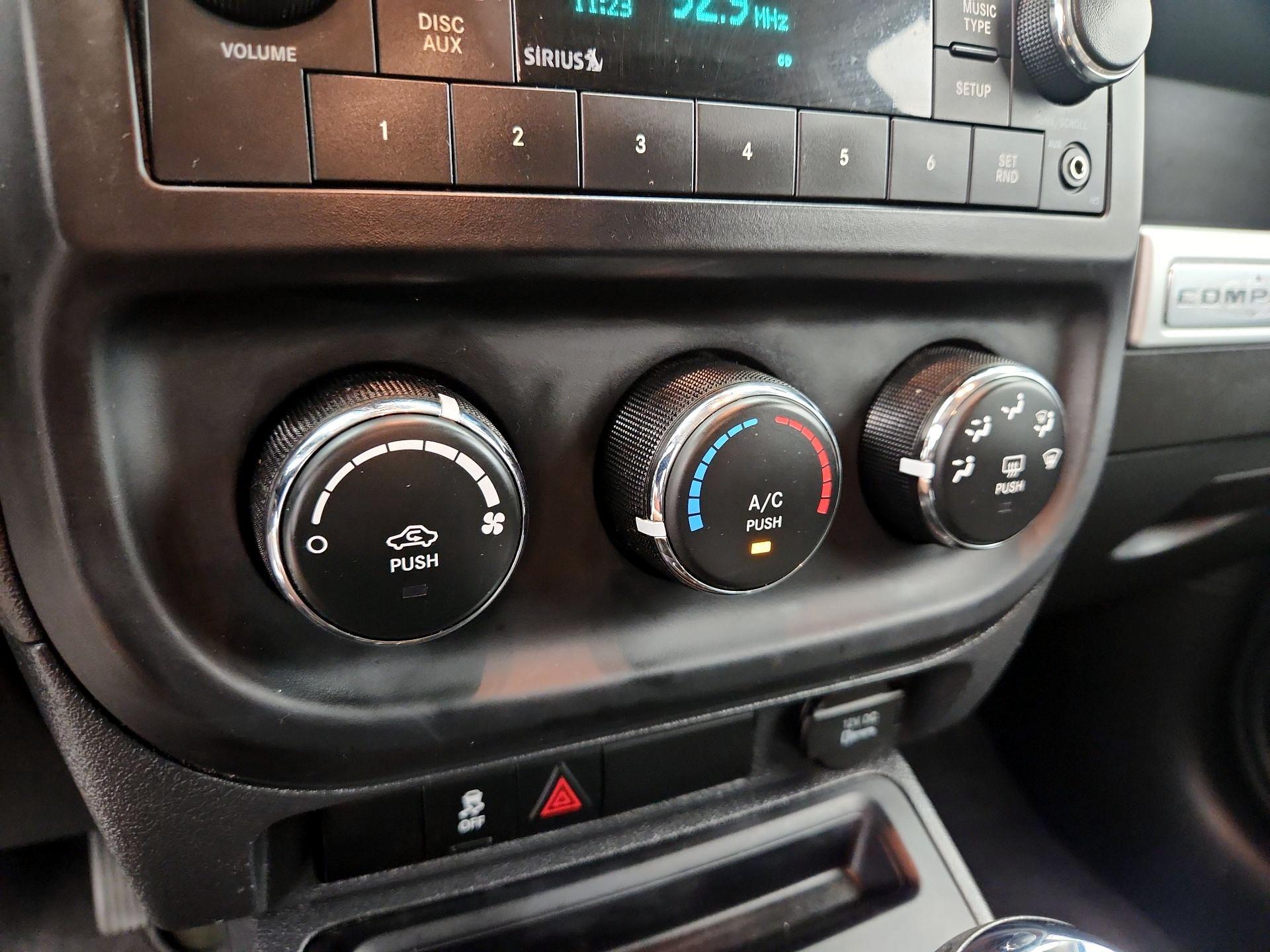 Thumbnail: 2016 Jeep Compass - 14