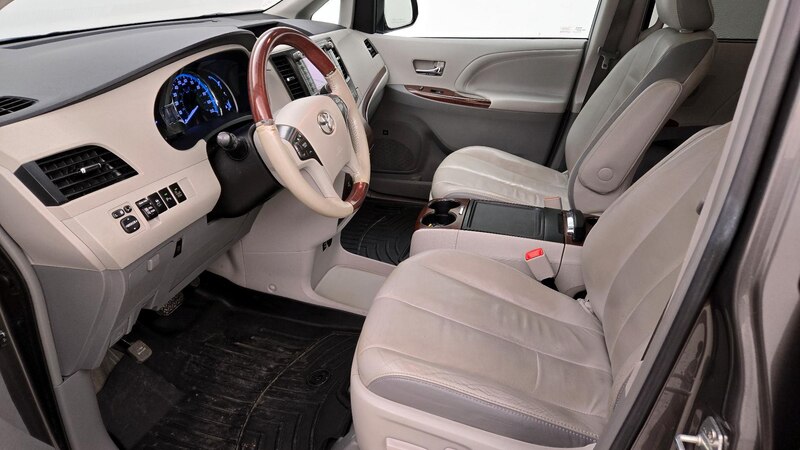 2014 Toyota Sienna Limited 11